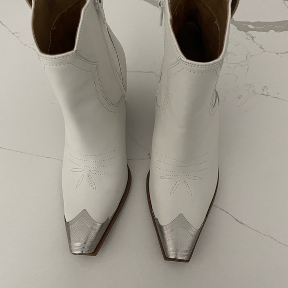 Adorable never been worn ankle cowboy boots! - Picture 3 of 5